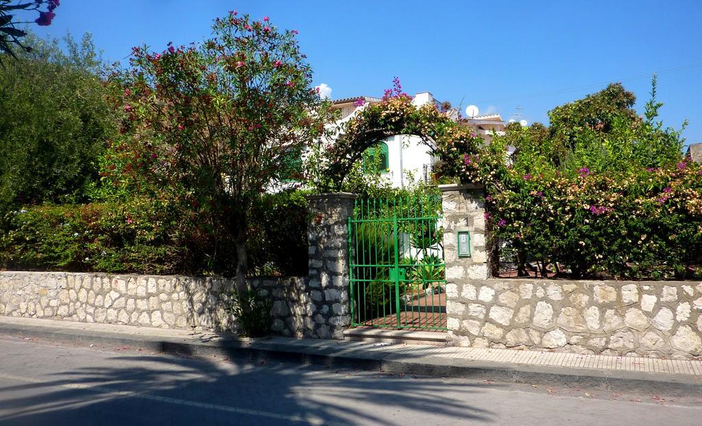 Seafront Apartments Garden House Taormina Quarto foto