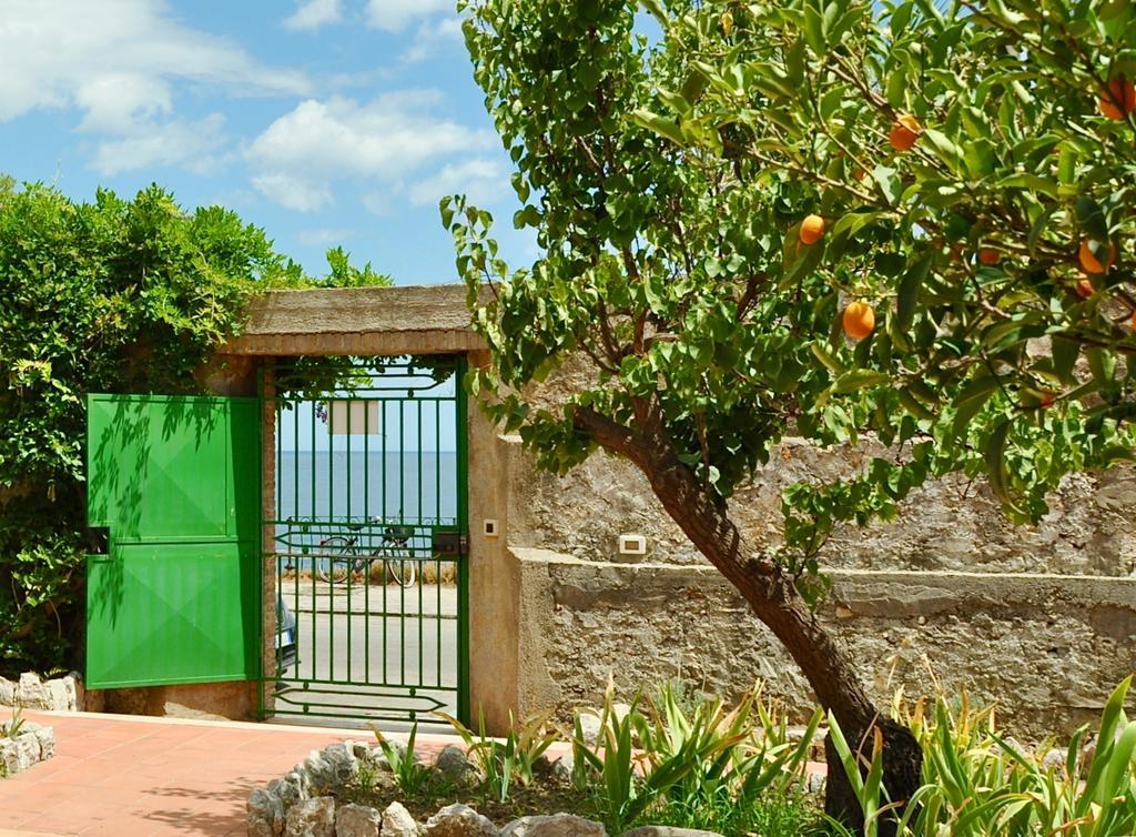 Seafront Apartments Garden House Taormina Quarto foto